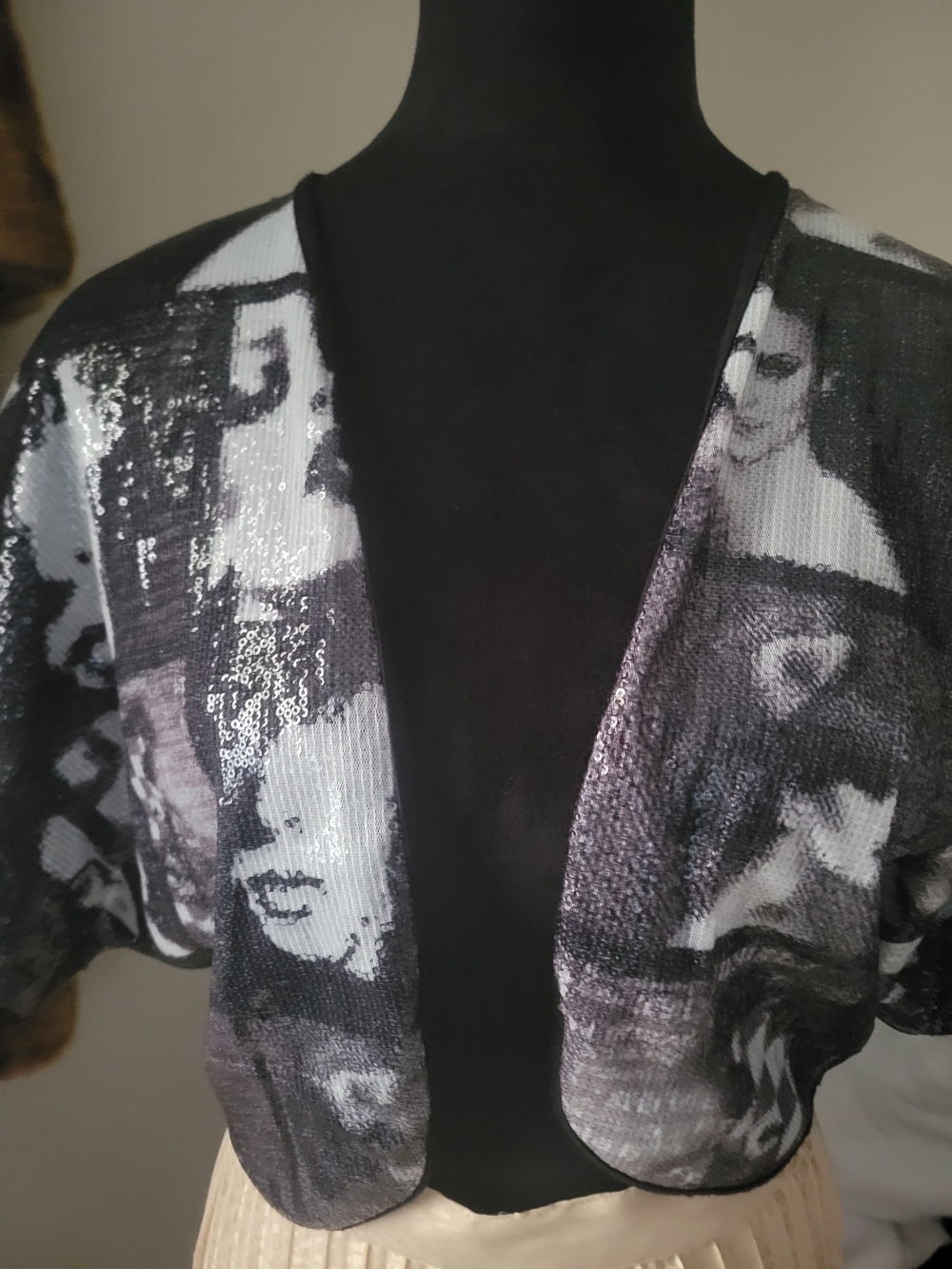 Vintage Y2k Guess Black & White Sequin Graphic Cropped Cardigan